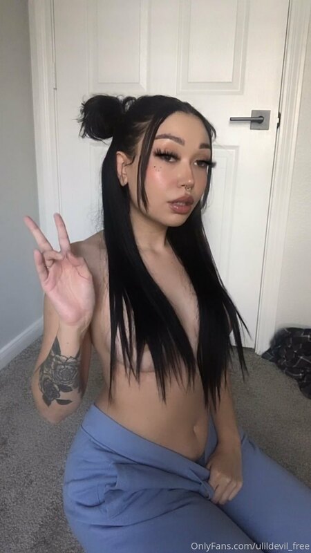 come play with me and my hairy pussy ?