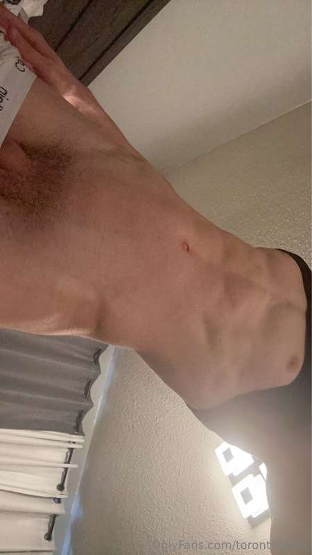 I'm feeling horny I need to stroke one out before bed