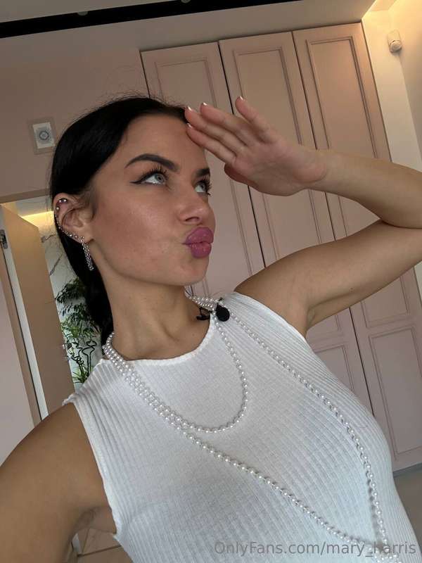 White is a basic color in clothes, I think everyone should h..
