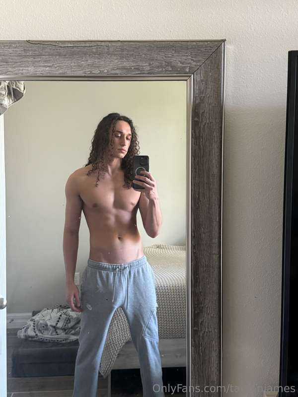 Wanna see what I’m packing today? 🍆