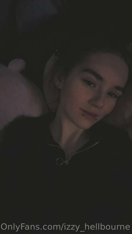 izzy_hellbourne image #6