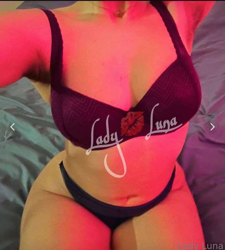 # ***Check out this babe❤️🔥*** @lunaposing  Lady💋Luna ❤️‍🔥Fa..