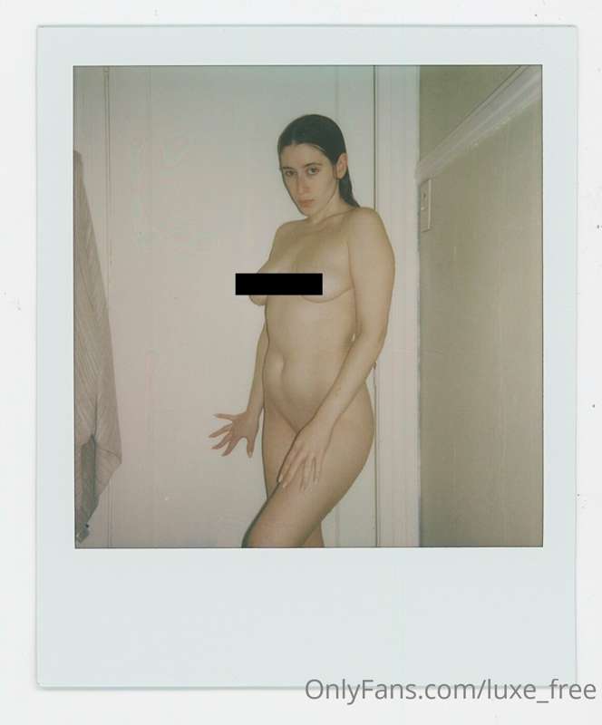 💖 *polaroid 7* 💖 **V-DAY POLAROID AUCTION** 💖 *link in bio t..