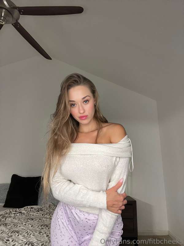 cum play with me 😘