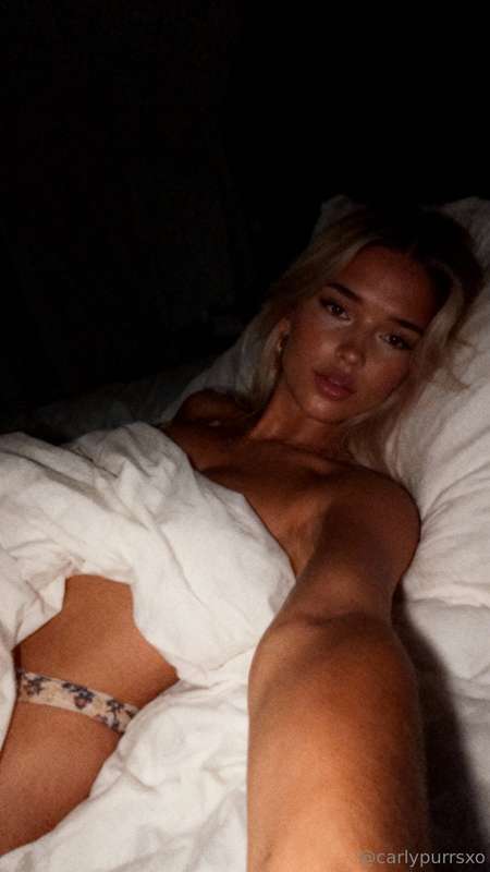 carlypurrsxo