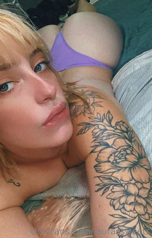 Wanna know me more? Message me babyyy.. #LauraSweets