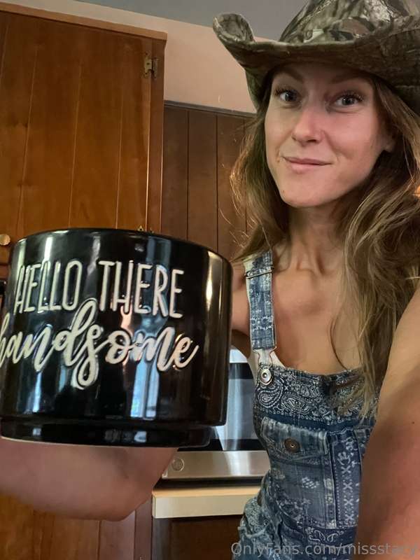 Howdy 🤠 there handsome! I went to visit my friend for coffee..
