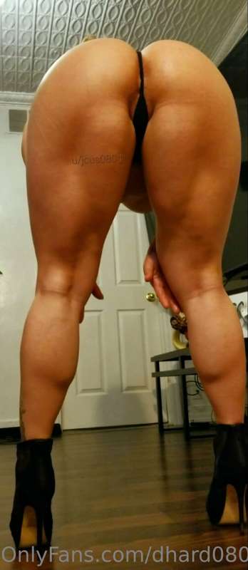 She looks so good in a thong @ddiamondprincess