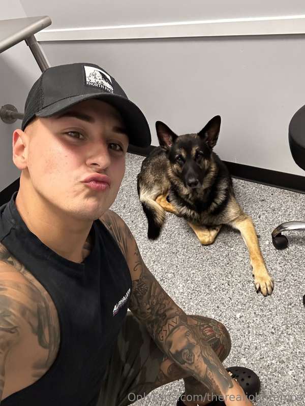 poses better than I do