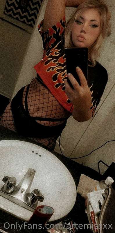 Cum into my flames of hell 😈