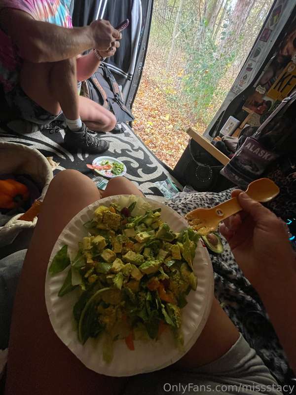 Keeping it simple and healthy :) here’s a salad I threw toge..