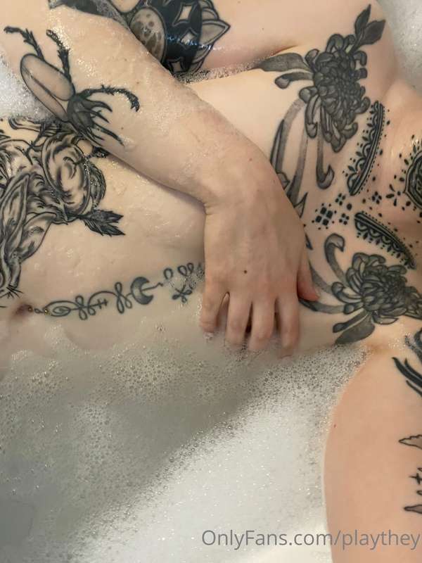 Been feeling kinda garbage lately but baths help