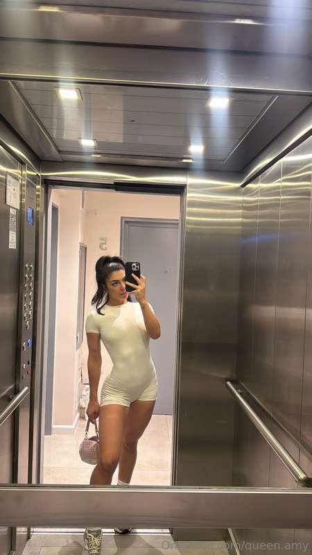 Sometimes when I'm in an elevator, I have very interesting t..