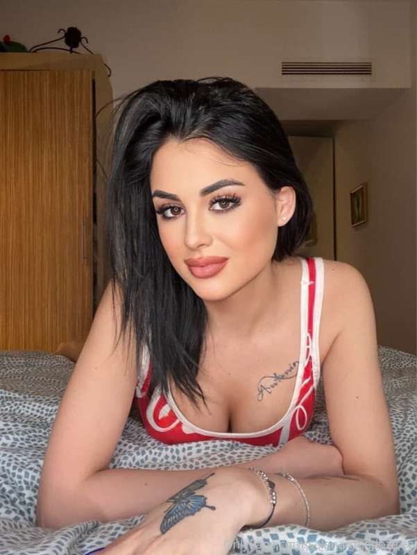 ✨🆆🅰️🆃🅲🅷 🅼🆈 🆂🆀🆄🅸🆁🆃🅸🅽🅶 🅶🅵✨
Your horny babe with a juicy pussy💋..