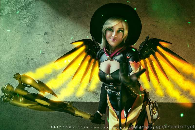 I'm at BlizzCon today & tomorrow!  *if you spot me, come say..