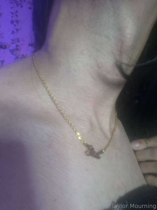 Enjoy my elegant slut-wear and a little ass 🍑 to get you tho..