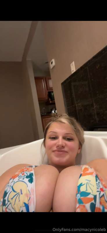macynicoleb