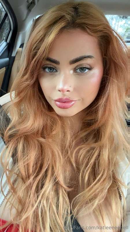 been working on going BLONDE for a bit before dying my hair ..