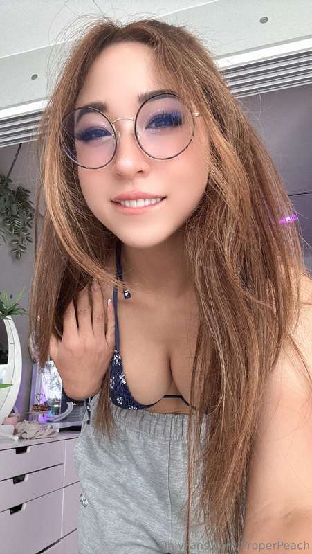 properpeachlive