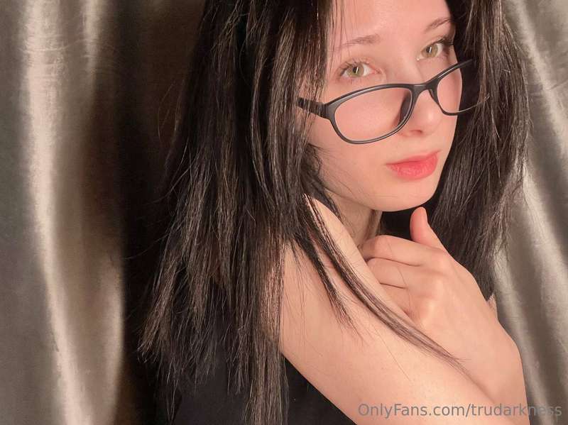 Have u forgotten what I look like? 👉👈I haven't posted simple..
