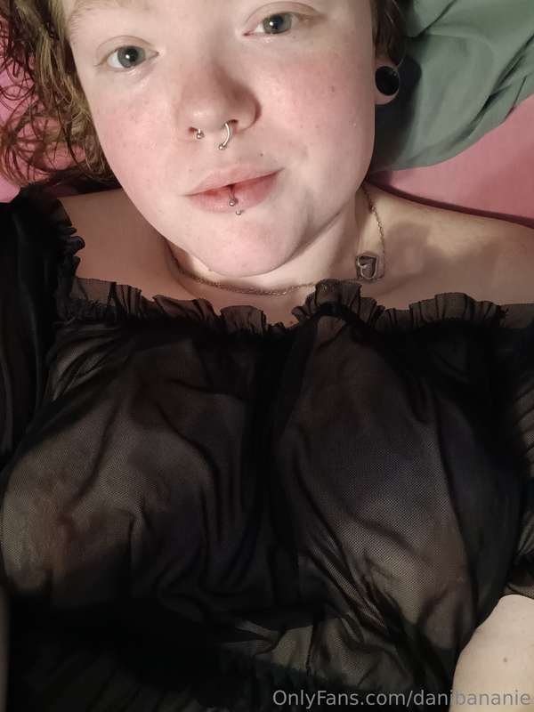 How do I look in black? 🖤