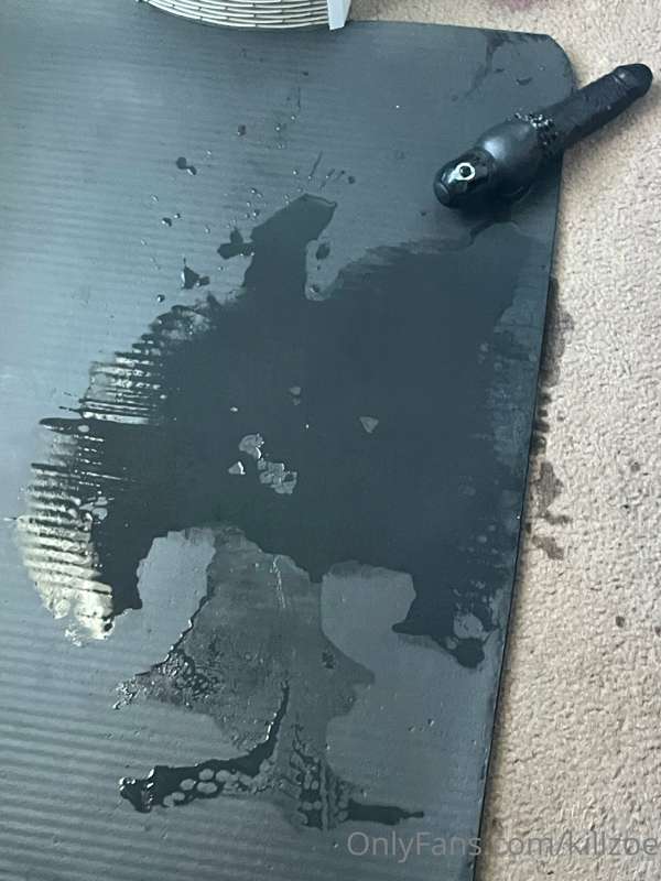 Holy 😫 I had the craziest puddle made from my pink 🐱 don’t m..