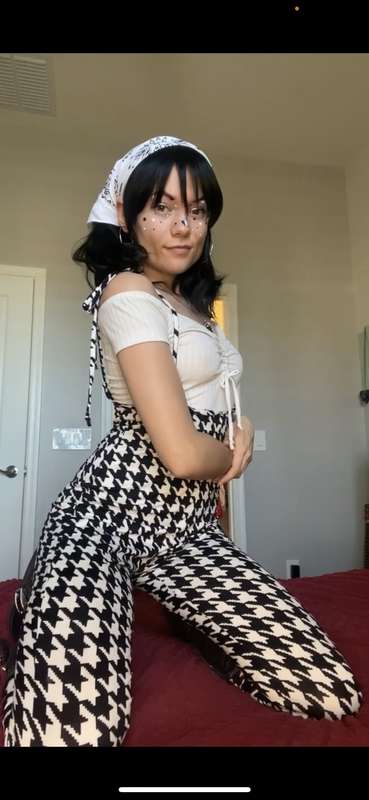 Todays outfit of the day!! ⚪️⚫️ I WENT TO CHURCH IN THIS DAN..