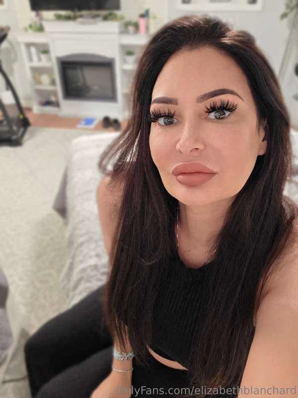 Hello everyone! Xoxo. Missed yall so much!