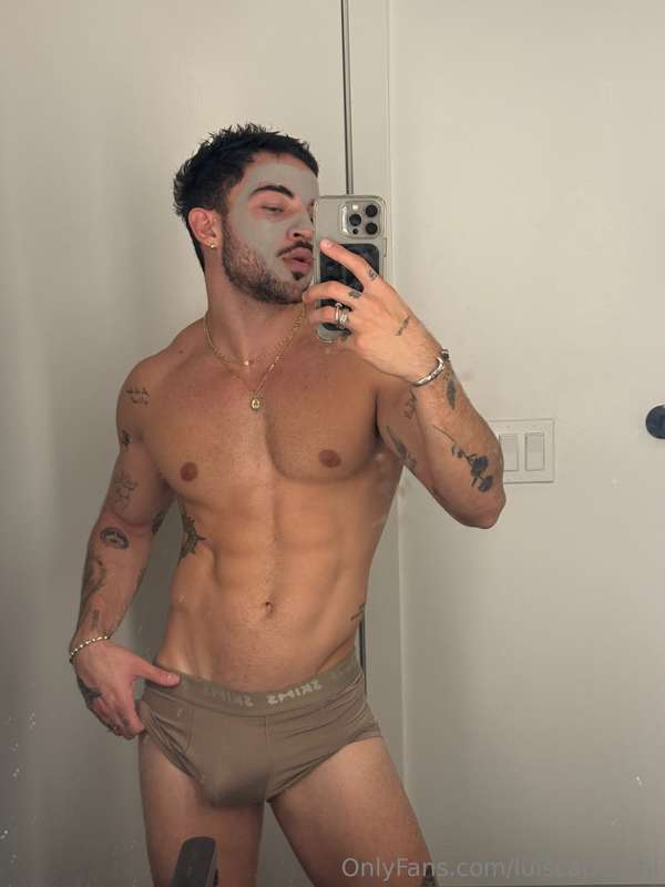 ATTENTION! I’m doing an underwear giveaway for the first tim..