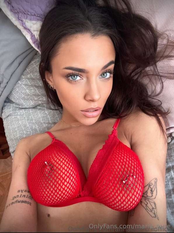 FOLLOW FOR FREE  @annabianchiofficial AND SEE HOW THIS CUTIE..