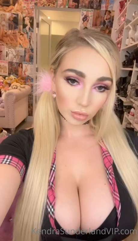 Photo 75 of Kendra Sunderland on Tocromo