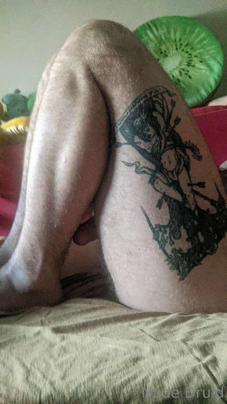 A bit of calf porn with someone hiding.