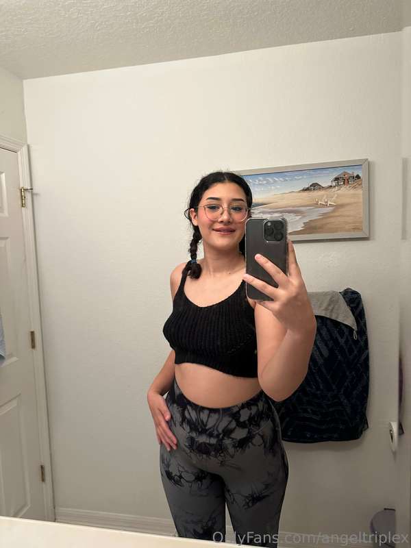 these yoga pants 😸😍