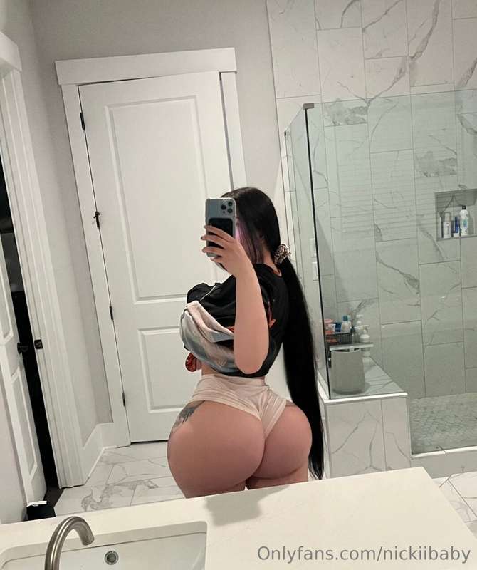 Had to lift up my night gown so you can see all this ass und..
