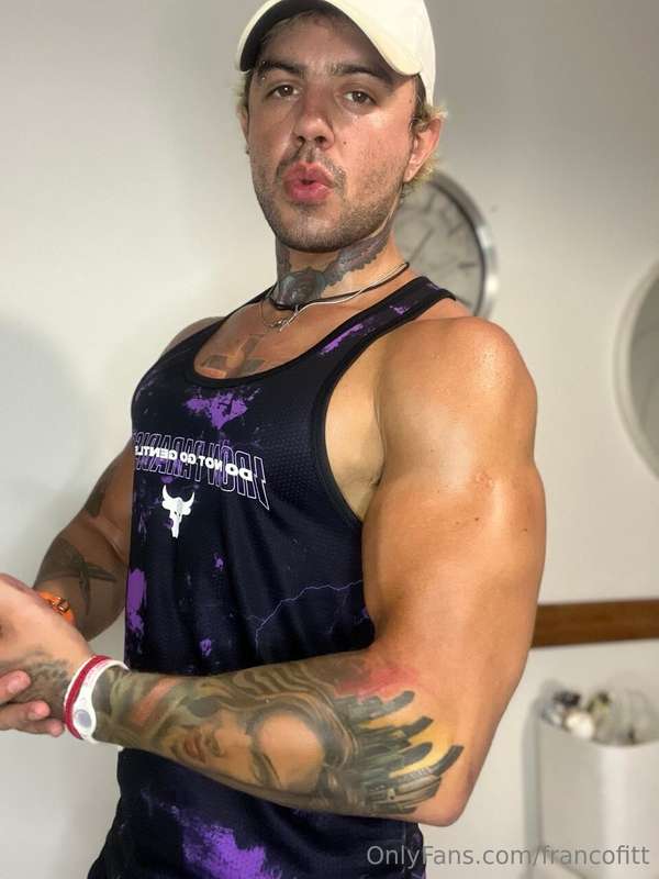 big arms to take my bitch properly 
