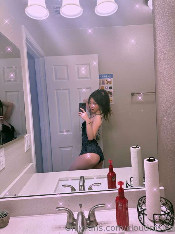 Feeling my imaginary 🍑 lately 😌🥹