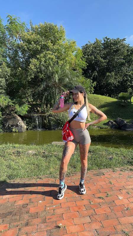 These gym clothes stick to my body… almost the same way I wa..
