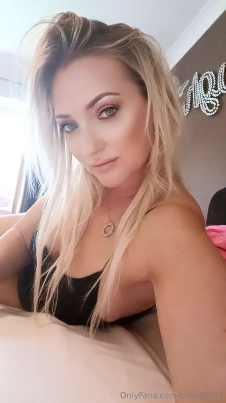 I would love to hear what you would do to me 😜💋