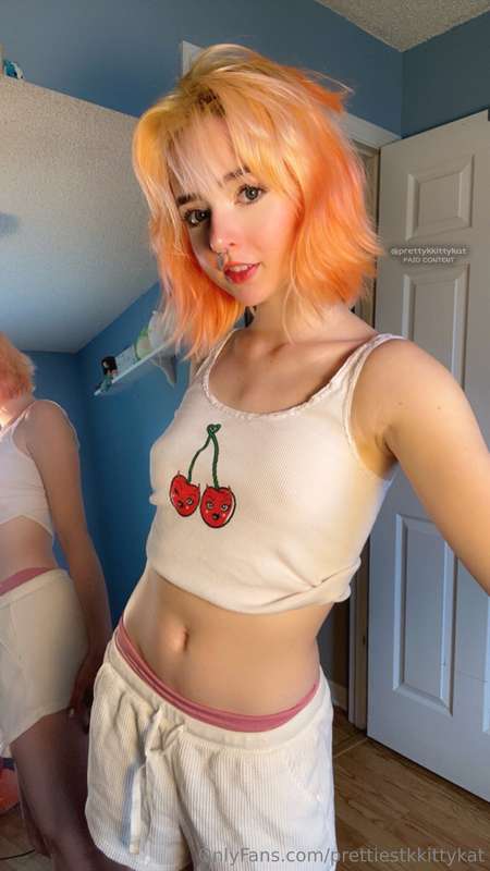 Let's fuck in front of the mirror, I wanna see my face as yo..