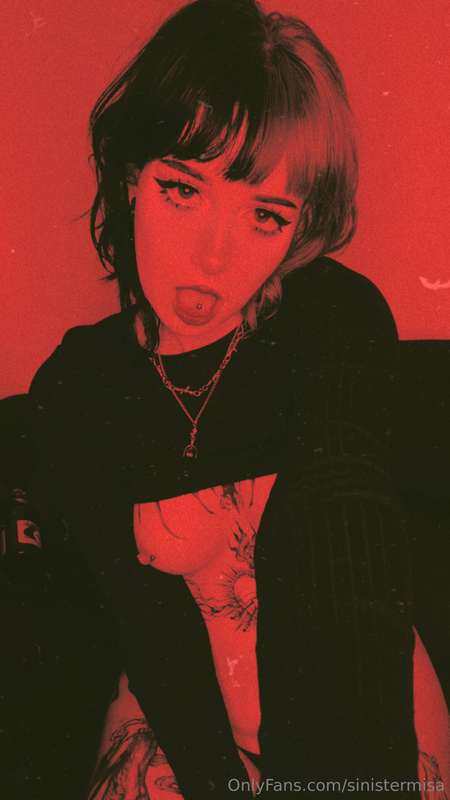 sinistermisa photo