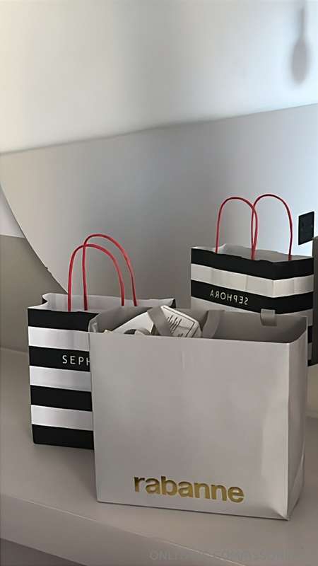 I love spoiling myself 🥰🥰 i deserve the best always 