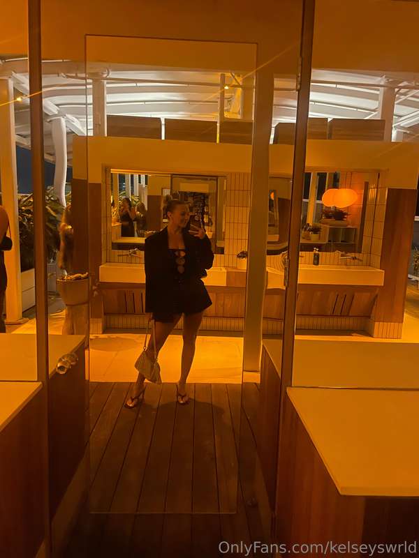 kelseyswrld photo