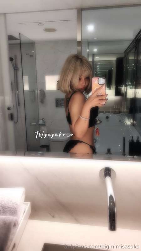 學生妹到酒店約X….?!!!! (性感內衣,上空)
