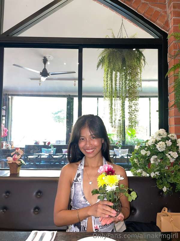 wish i could be as lovely as these flowers <3