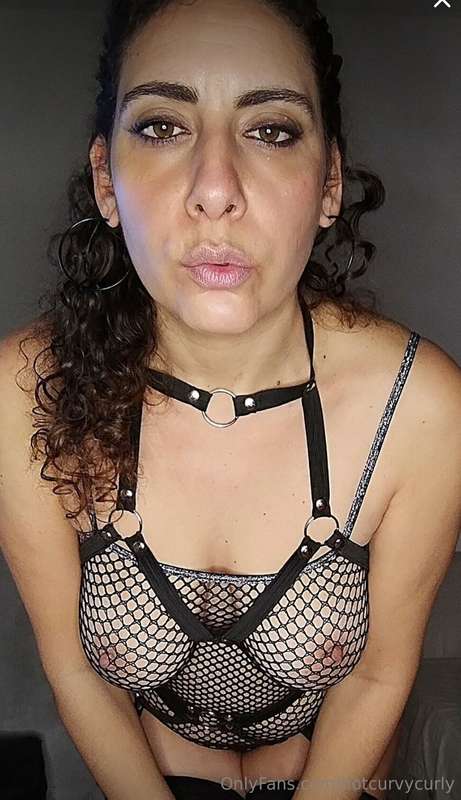hotcurvycurly