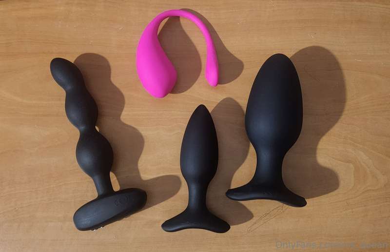 My controllable lovense toys ❤️ ✨️Tip this post $30 to take ..