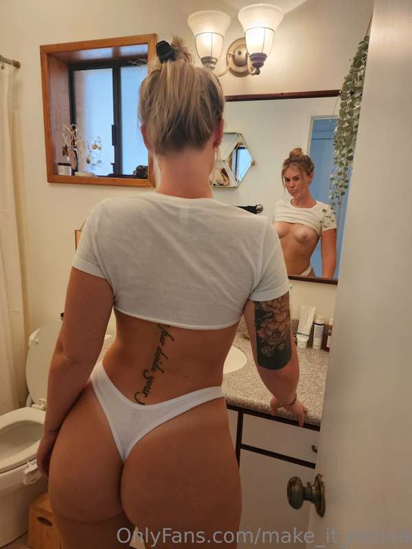 Something about white panties makes me feel extra naughty 😈