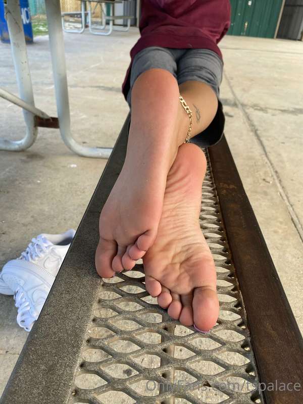 Hi