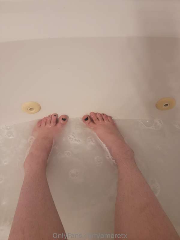 Going live now for the selfcare day I posted about! Starting..