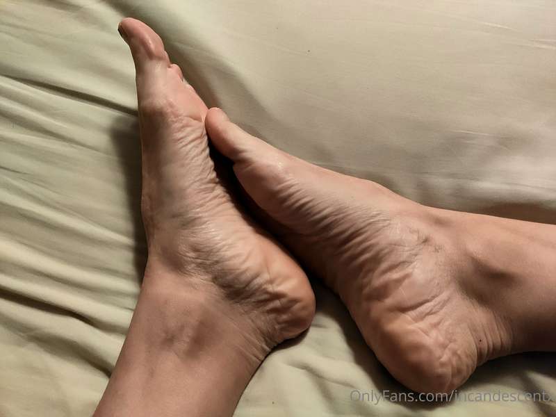 Today... Only feet 🤭🔥

What do you think? Do you like this k..